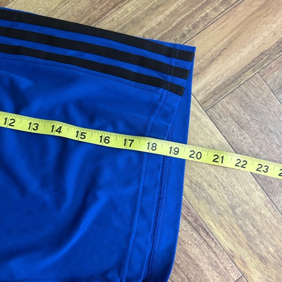 adidas Men's Athletic Shorts in Vibrant Blue Primegreen Large With zip pockets - Picture 9 of 10